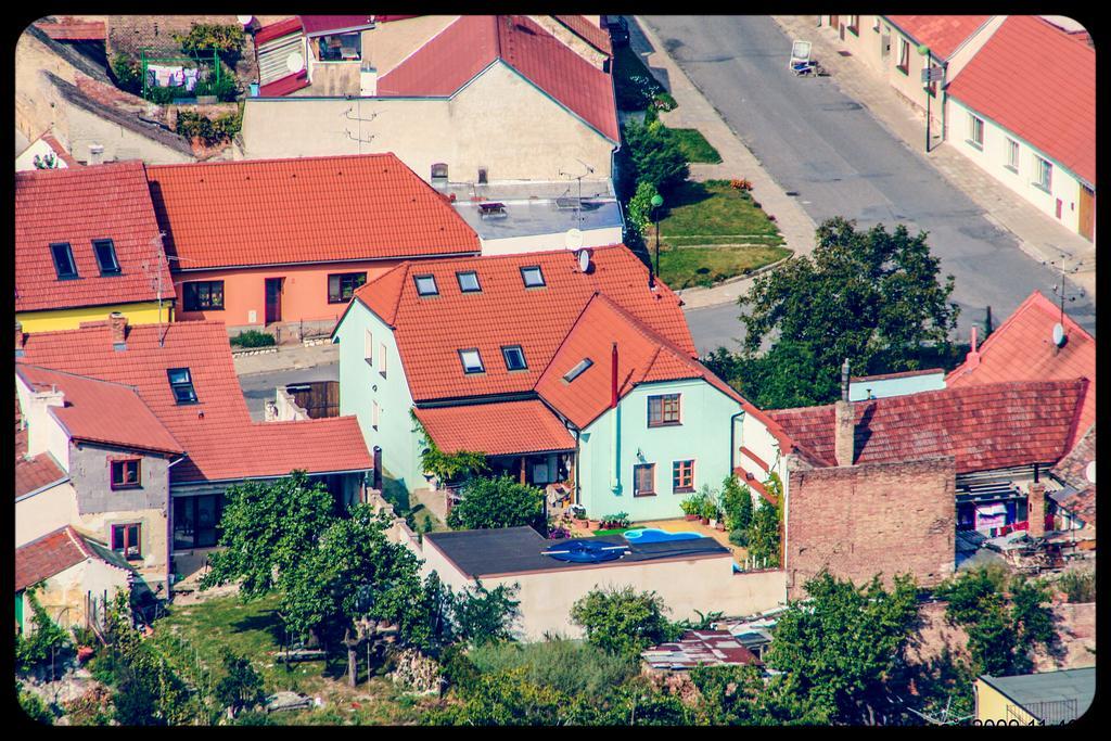 Apartman A Ubytovani U Machu Mikulov Exterior photo